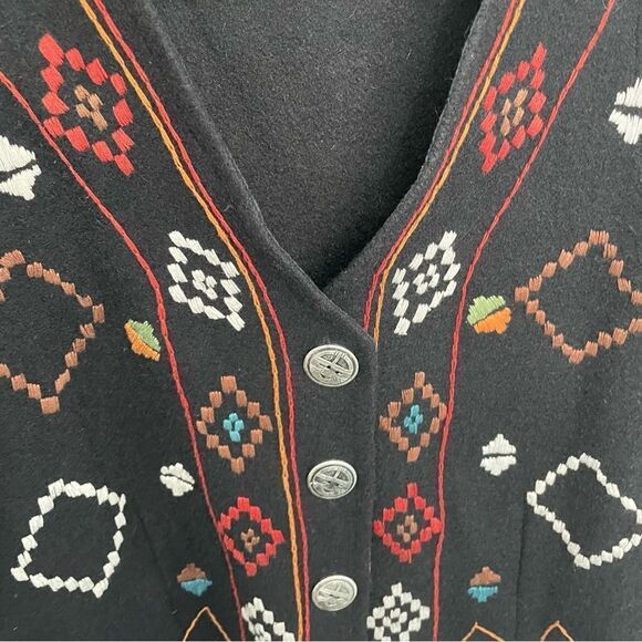 [m] Vintage Razzle Dazzle Black w/ Colourful Embroidery Wool Button-Down Vest - Picture 5 of 11